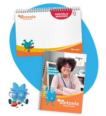 Capa da apostila de um ano, em branco e com os personagens Iara e Sol. E capa da apostila do guia do educador do berçário com a personagem Nina e a fotografia de uma mulher sorrindo.